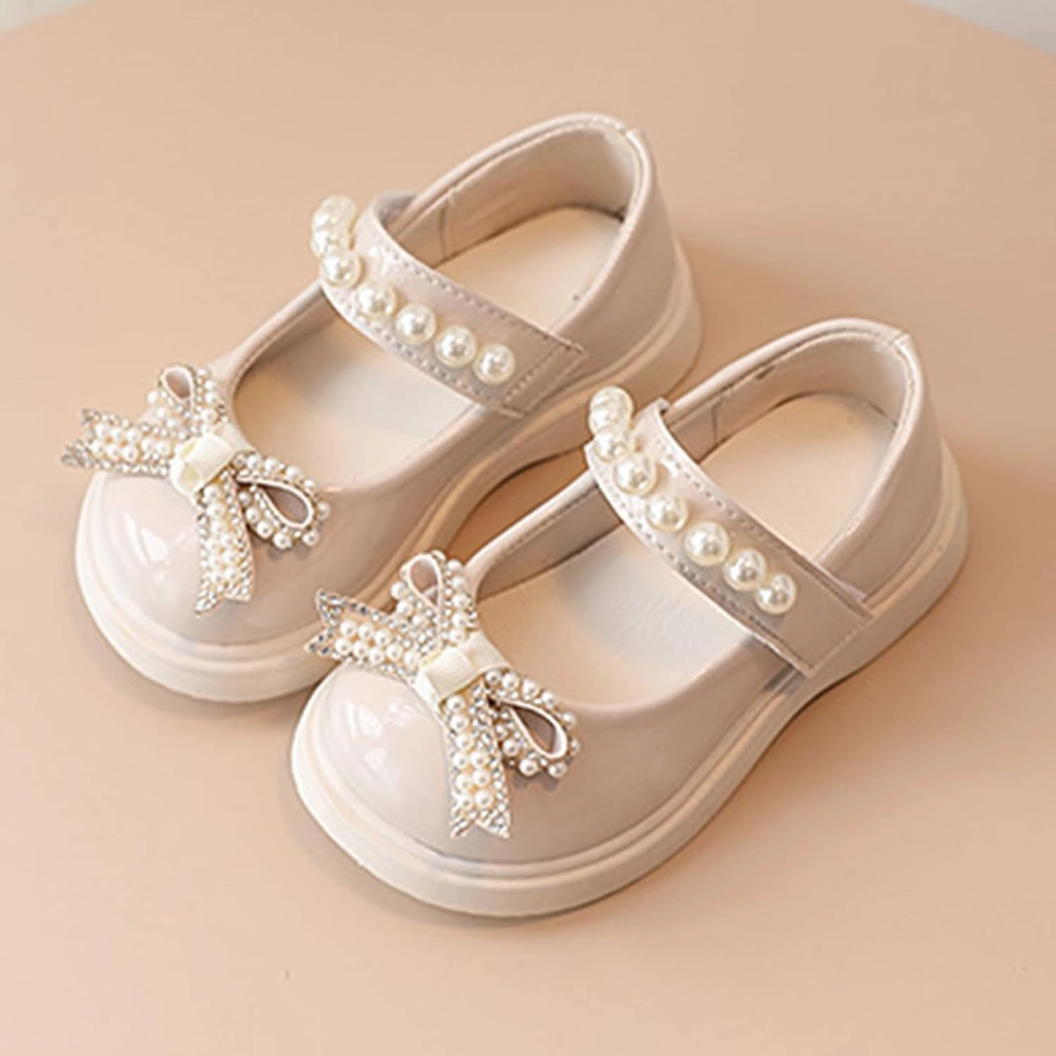 Squeaky Sandals for Girls Girls Sandals Children Shoes Pearl Bow Tie Hook Loop Princess Girl Warm Slipper New Release Soccer Cleats