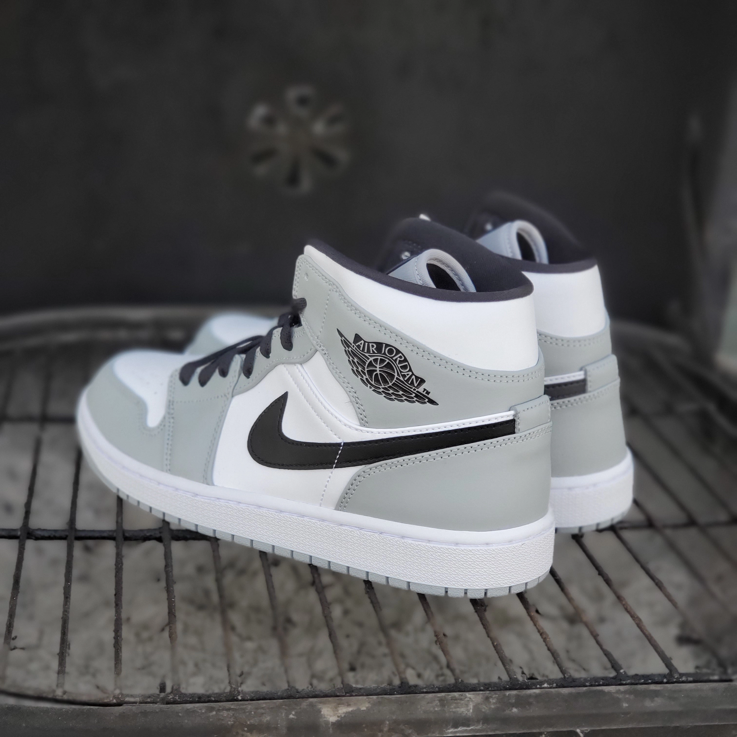AIR JORDAN 1 MID LIGHT SMOKE GREY Nike Bubble Shoes