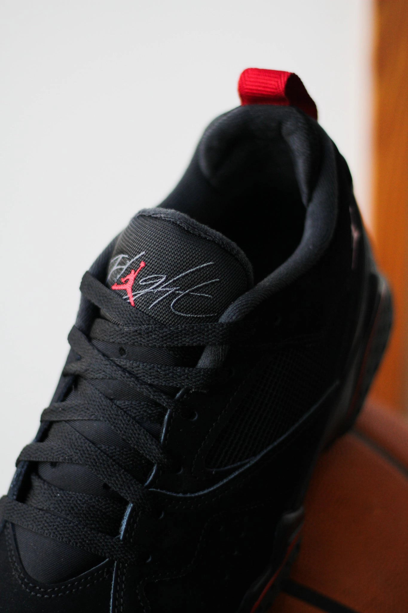 AIR JORDAN MVP 92 "BLACK/GYM RED-ANTHRACITE" Nike Invincible Running Shoes