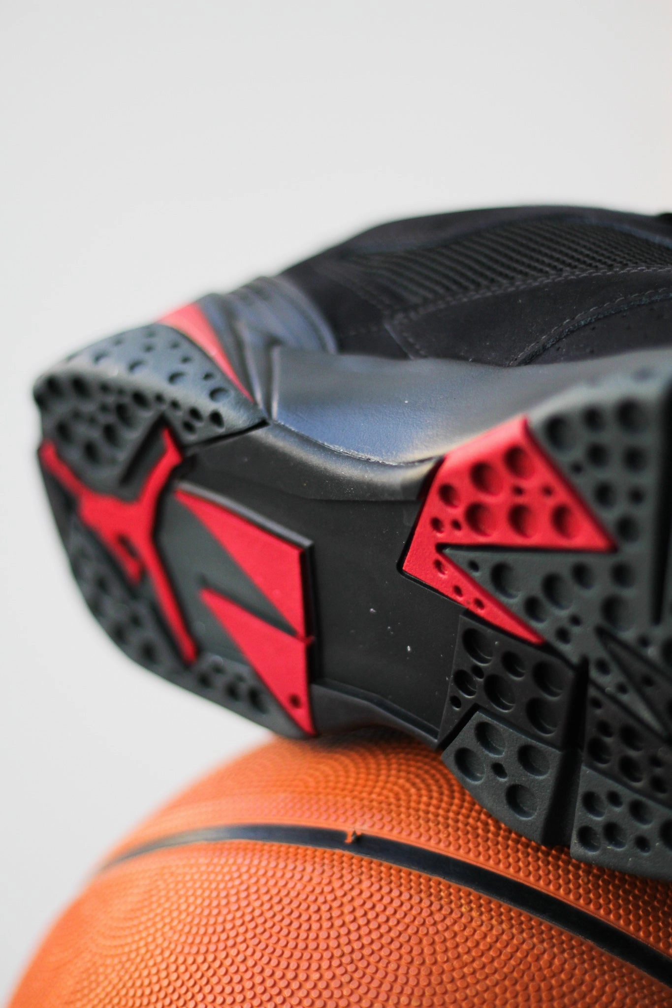 AIR JORDAN MVP 92 "BLACK/GYM RED-ANTHRACITE" Allyson Felix Nike Shoes