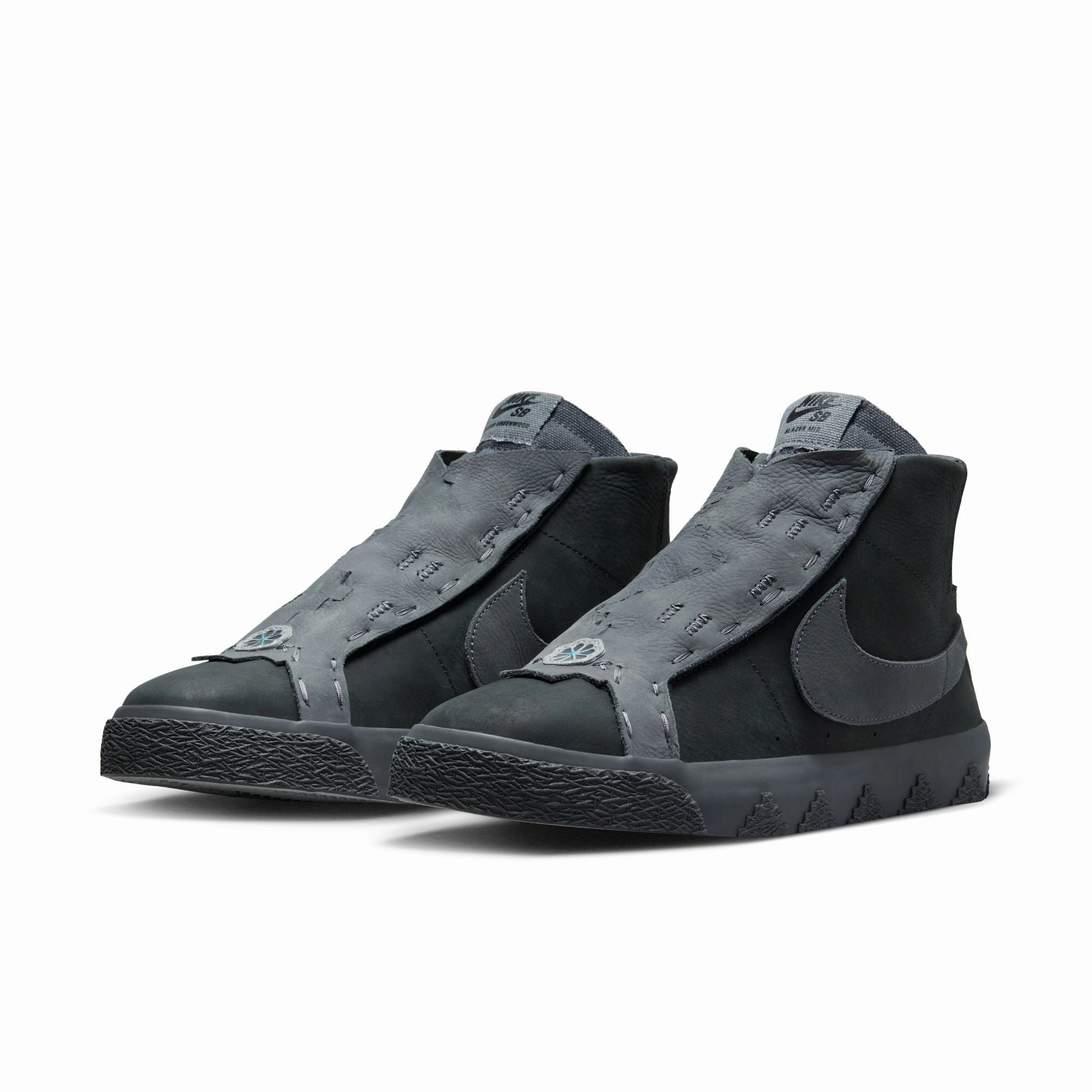 Nike Shoe Release Nike SB x Di'Orr Greenwood Blazer Decon Anthracite/Smoke