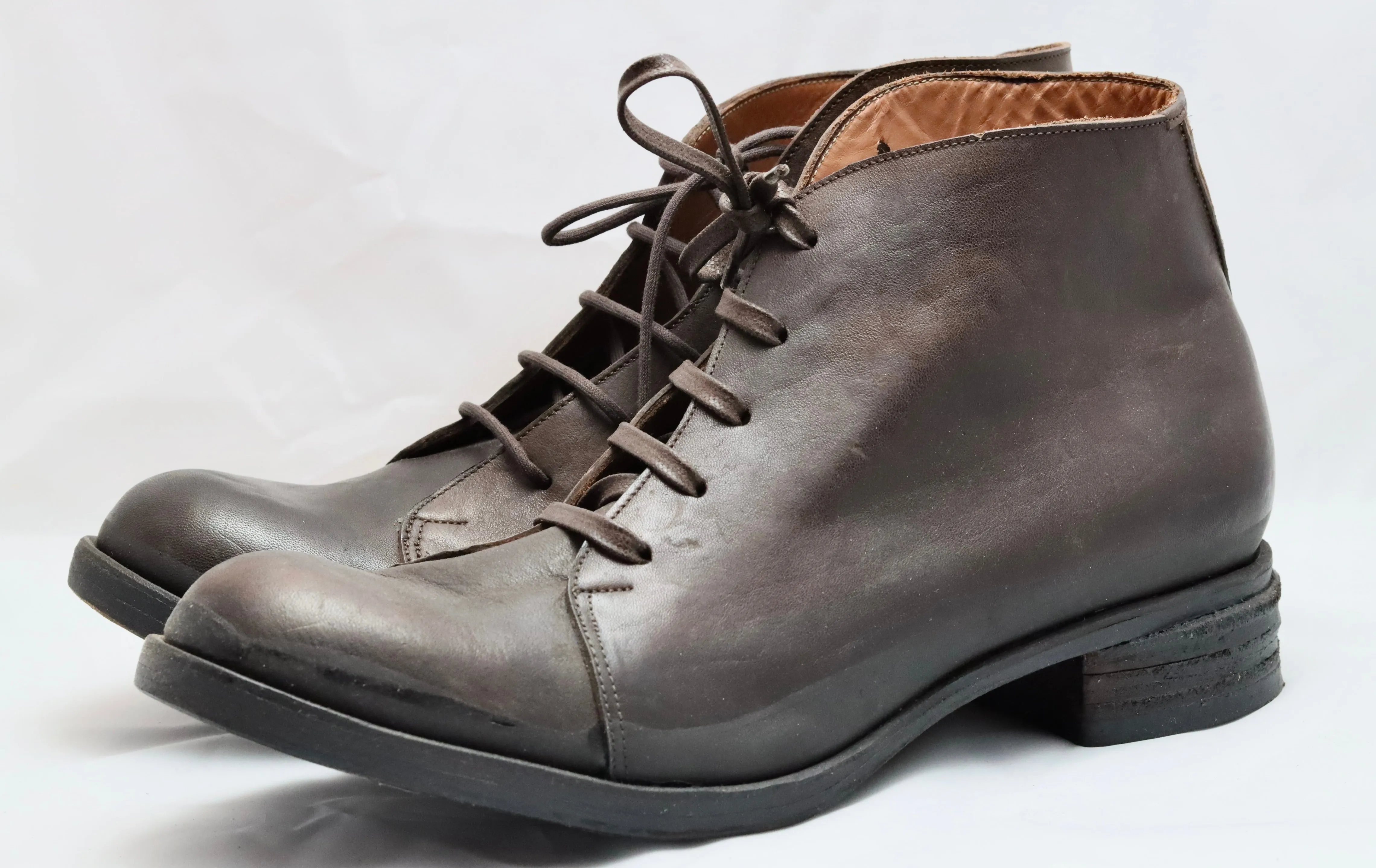 Asym derby boot 1  |  mud  | horse Charm Boots