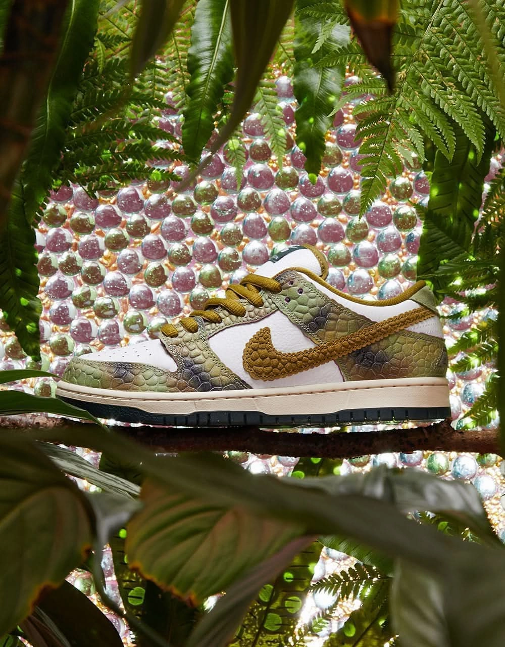 Nike SB 'Alexis Chameleon' Dunk Low Pro QS Skate Shoes - Oil Green/Desert Moss-White Ceedee Lamb Nike Shoes