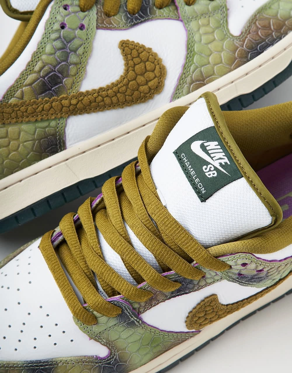 Nike Livestrong Shoes Nike SB 'Alexis Chameleon' Dunk Low Pro QS Skate Shoes - Oil Green/Desert Moss-White