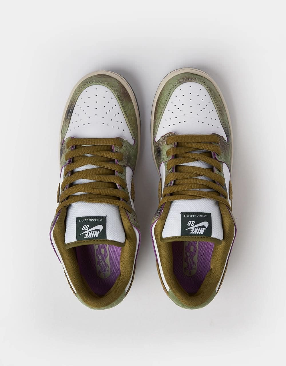 Nike SB 'Alexis Chameleon' Dunk Low Pro QS Skate Shoes - Oil Green/Desert Moss-White Nike Tr Shoes