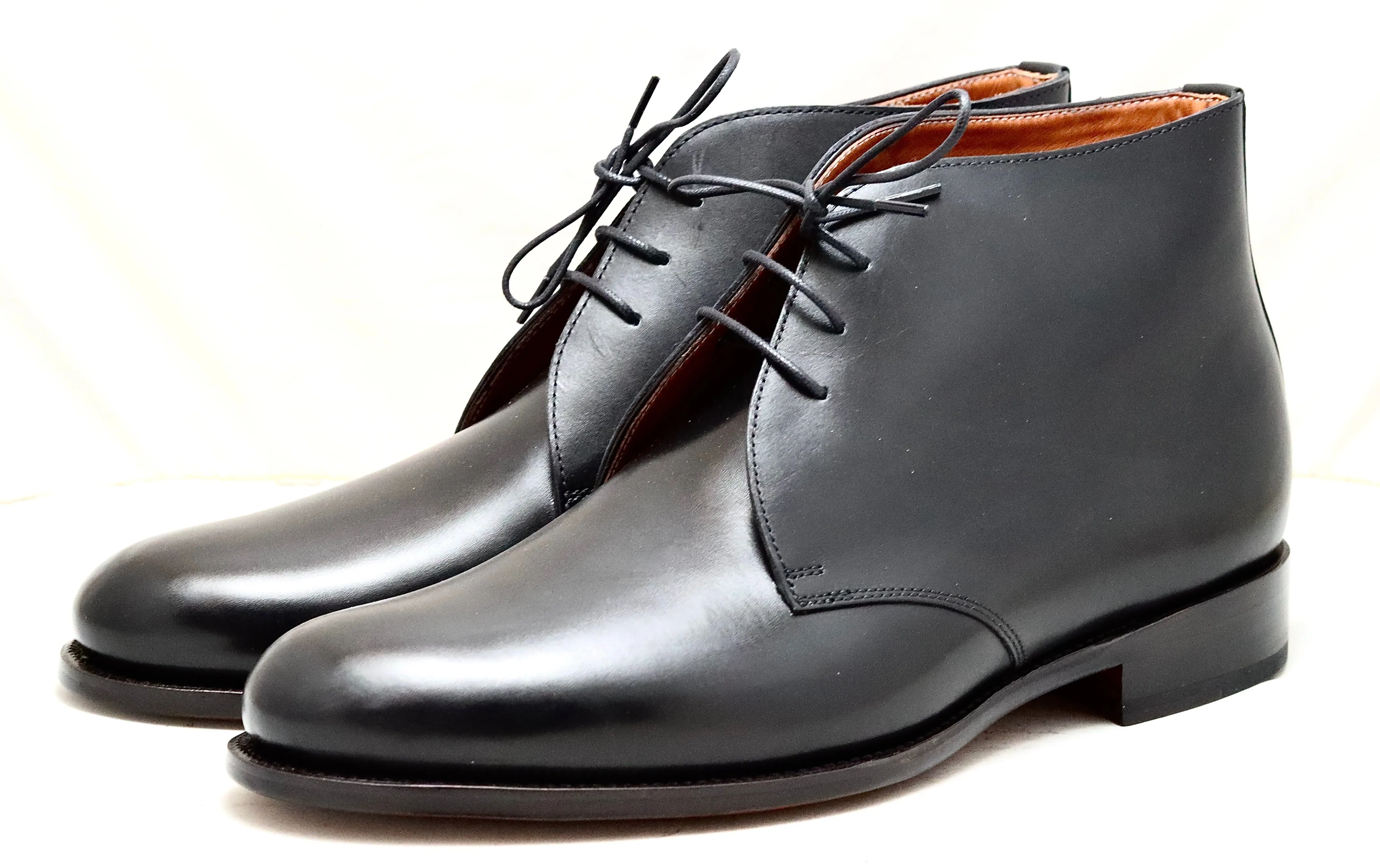 Desert boot |  Black calf | wide fit Different Styles Of Cowboy Boots