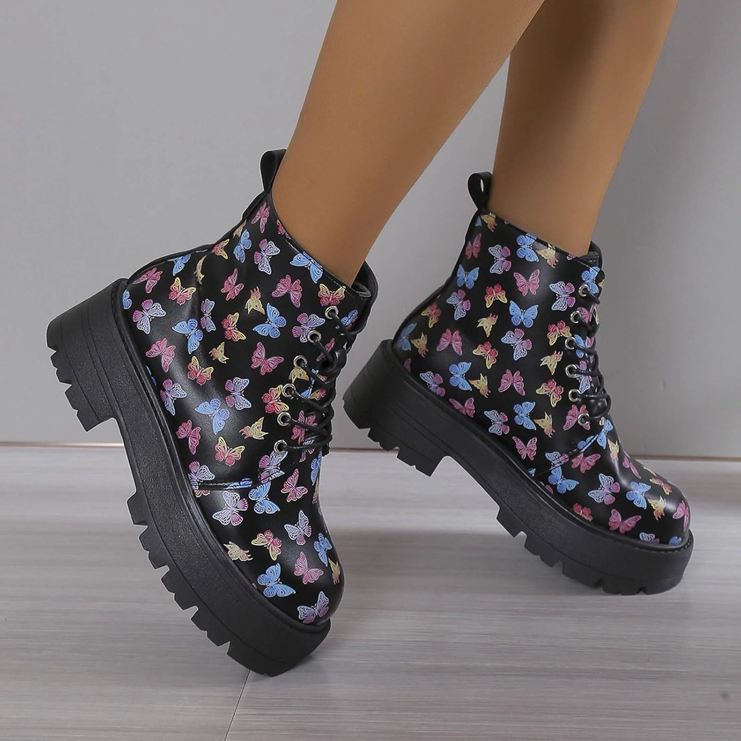 Platform Boots Women's Y2K Butterfly Lace-Up Combat Boots Thick Platform Gothic Halloween Bootie For Ladies Austrian Combat Boots.