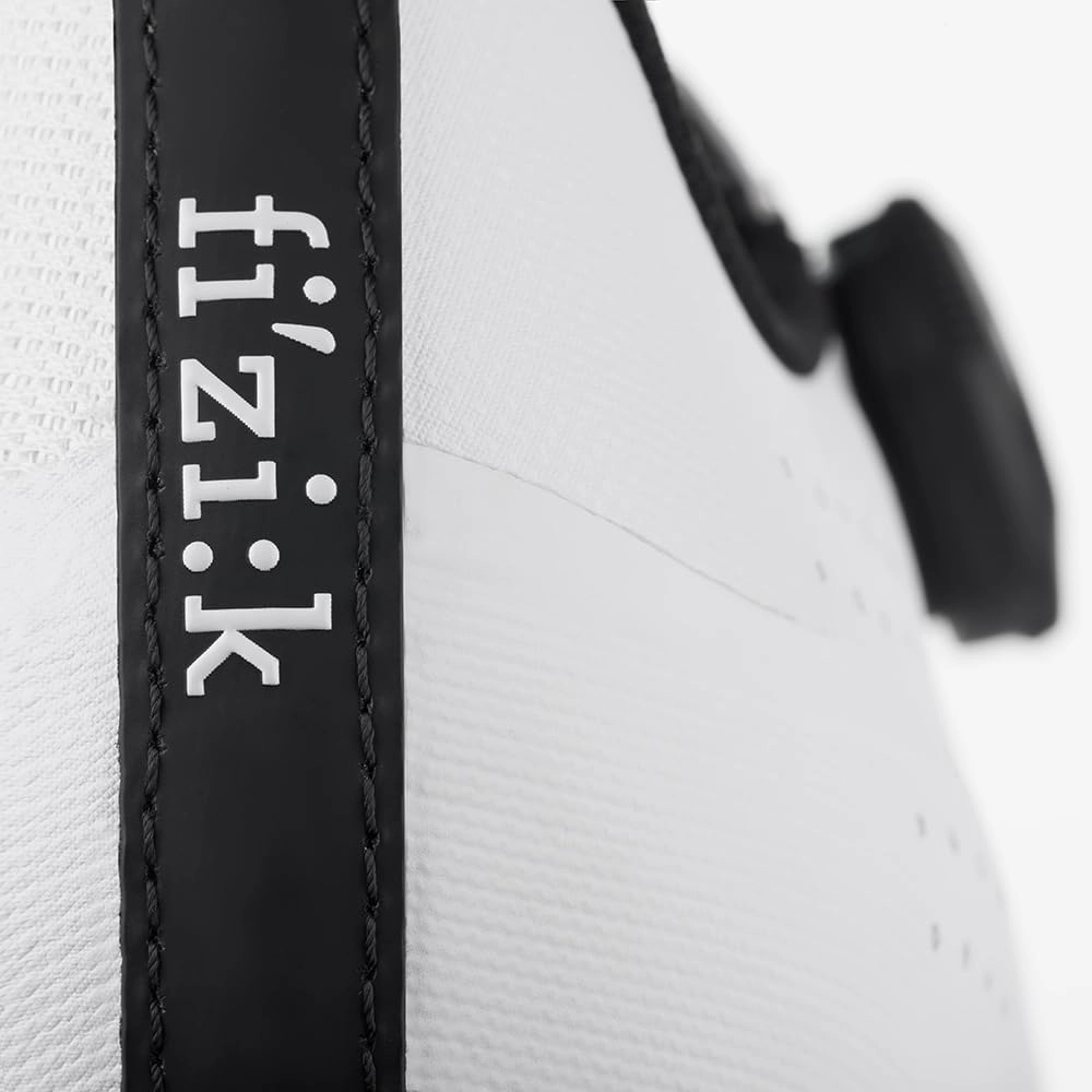Fizik Unisex-Adult Tempo Overcurve R4 Wide Road Cycling Shoes Cycling Black Shoes White Socks