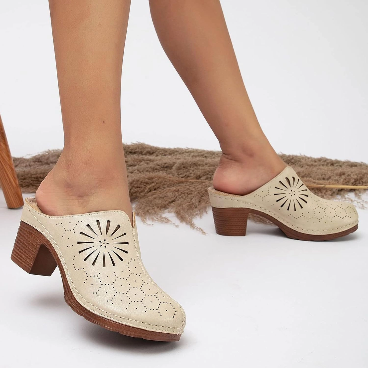 Close Toe Clogs for Women Hollow Out Casual Block Chunky Heeled Sandals Dressy Slip On Mules Comfortable Close Toe Beach Sandals Leather Braided Flip Flops