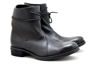 Red Hunter Rubber Boots Lace around boot  | vachetta grain | black