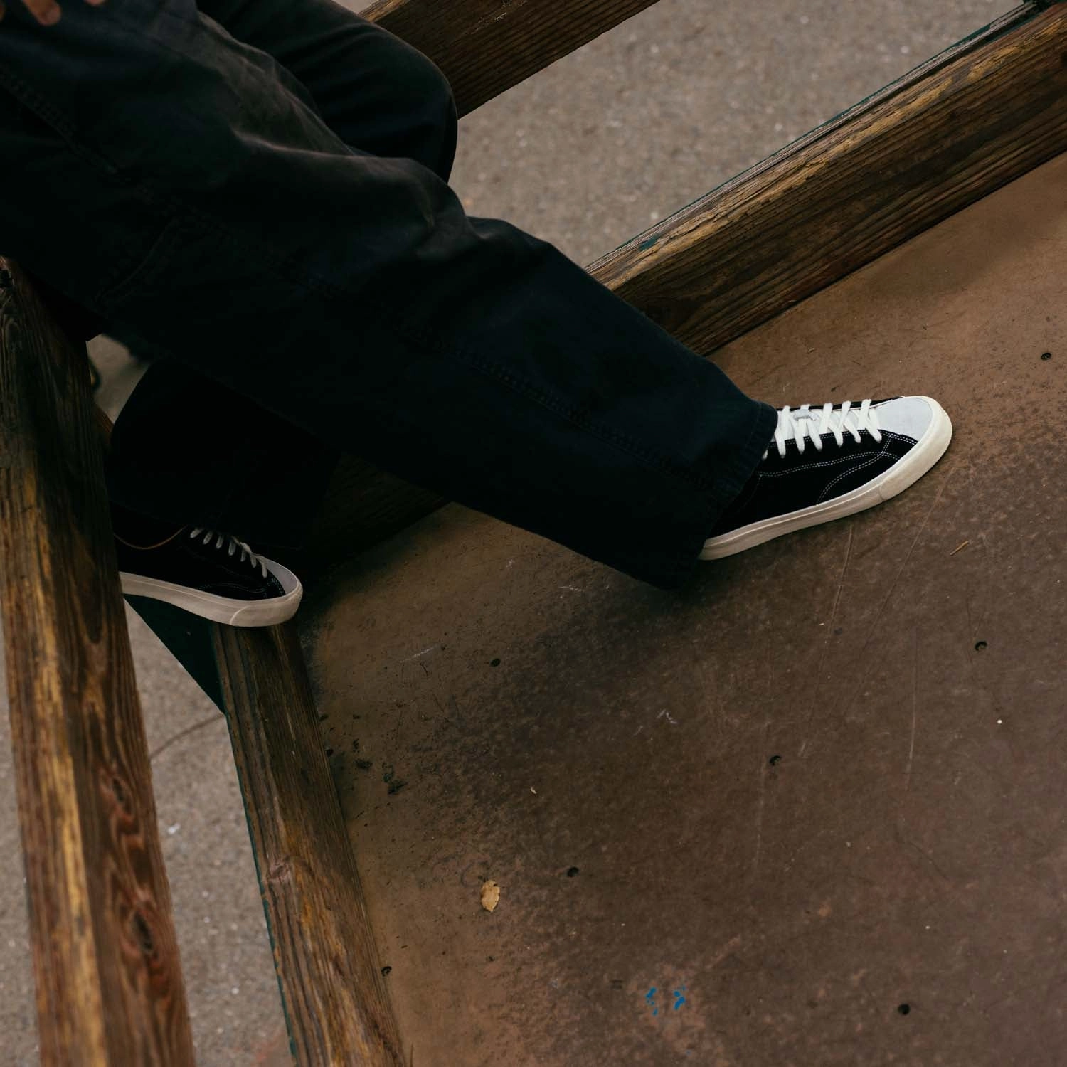 Dc Graffik Court Skate Shoe Last Resort VM003 Lo Skateboard Shoe - Duo Black/White