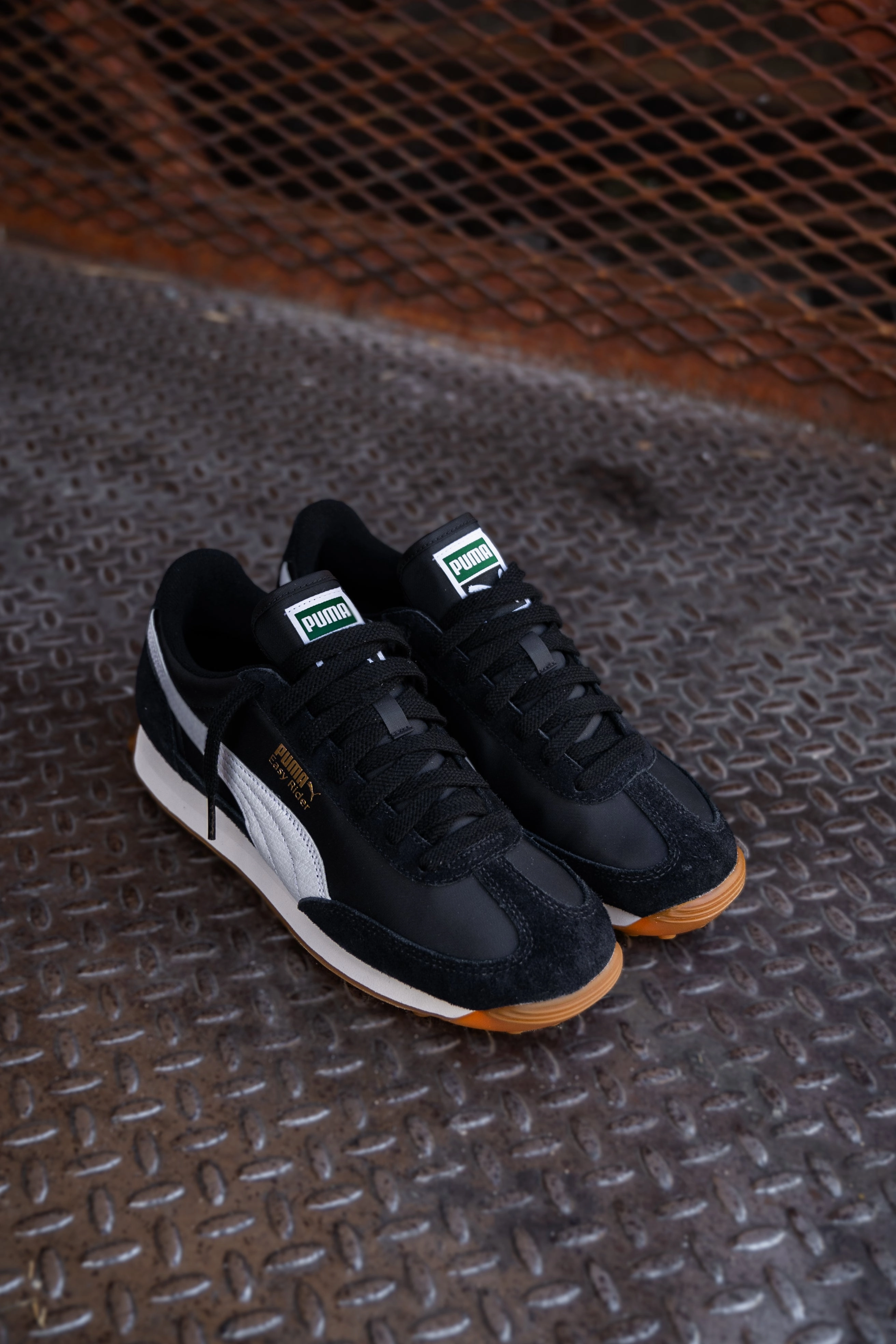 Mens Puma Easy Rider Vintage (Puma Black/Puma White) Puma Shoes With Ribbon