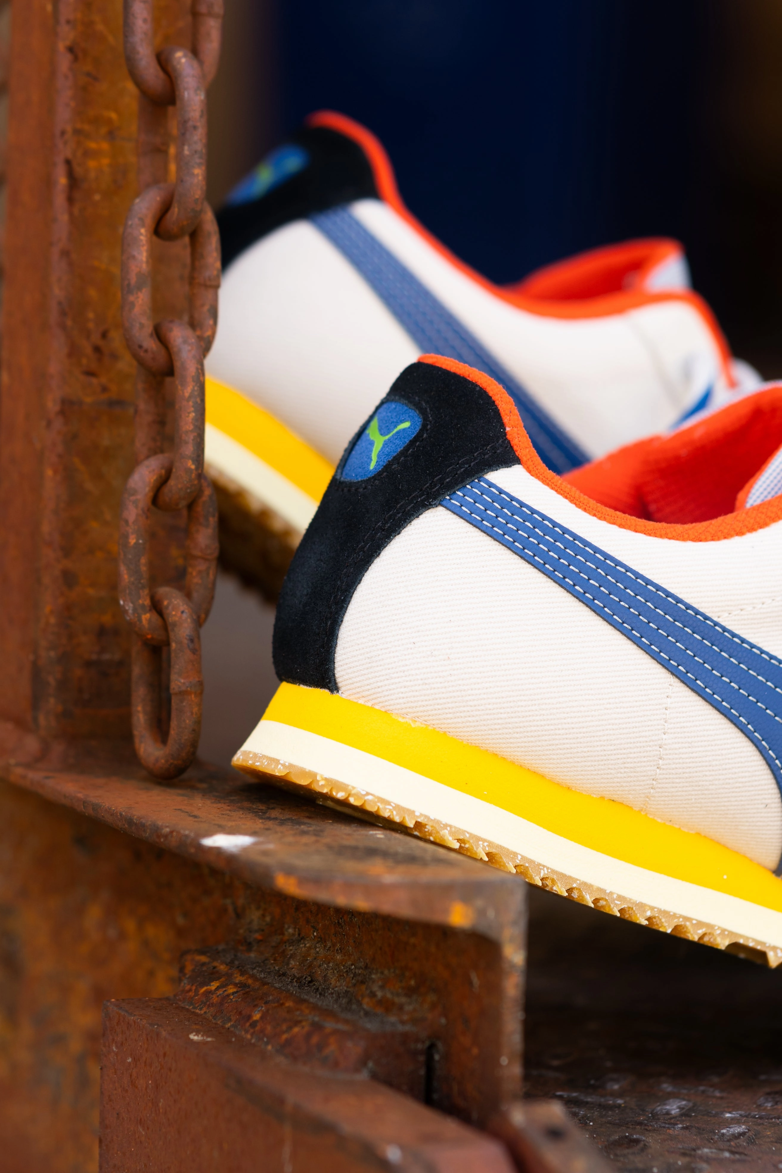 Puma Mercedes F1 Drift Cat Delta Motorsport Shoes Mens Puma Roma Podium (Clyde Royal/Creamy Vanilla)