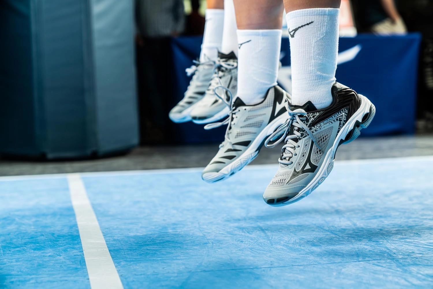 Mizuno Women's Wave Lightning Z5 Volleyball Shoe Nike Usa Volleyball Shoes