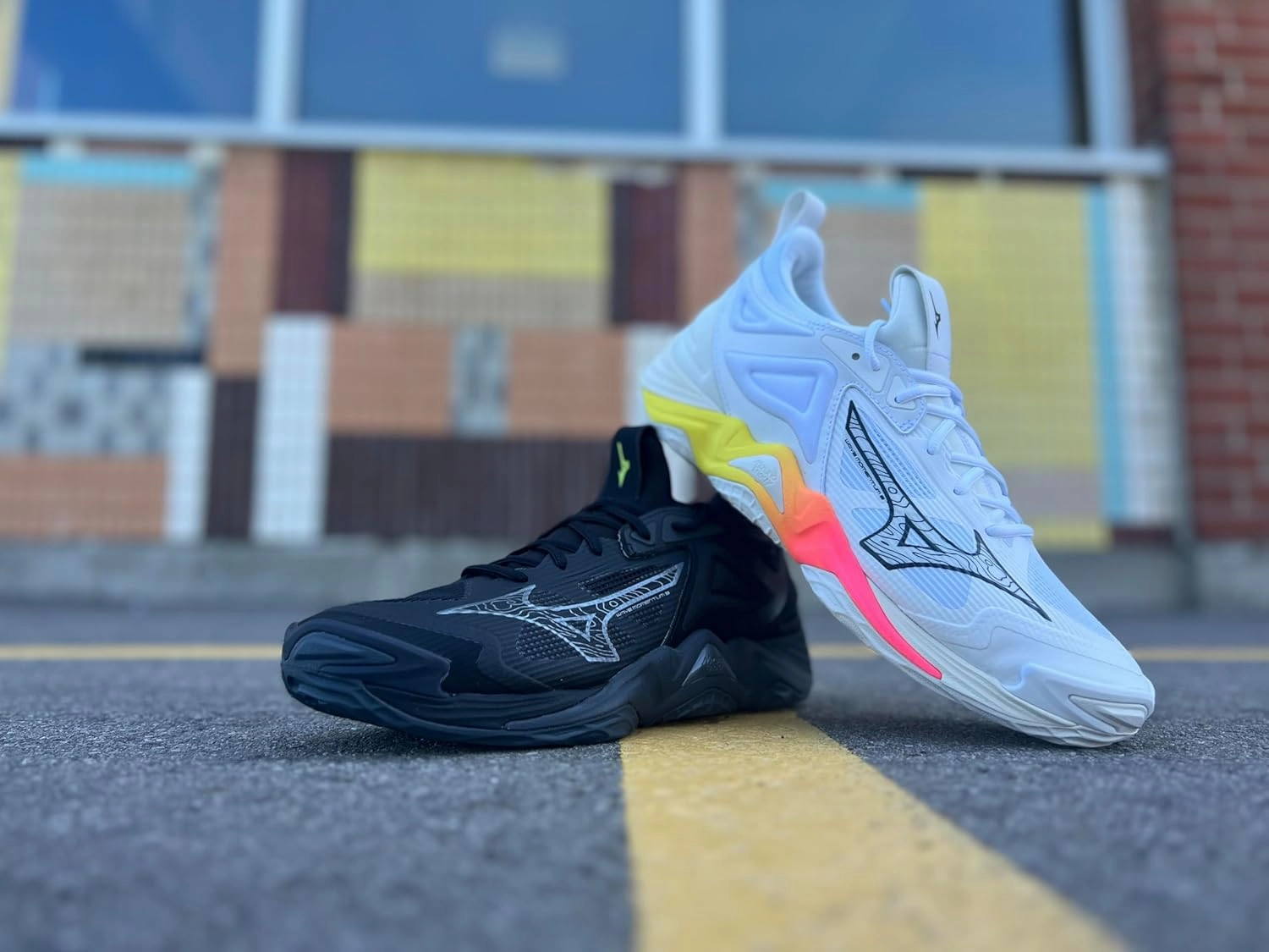 Volleyball Specific Shoes Mizuno Women's Wave Momentum 3 Women's Volleyball Shoe