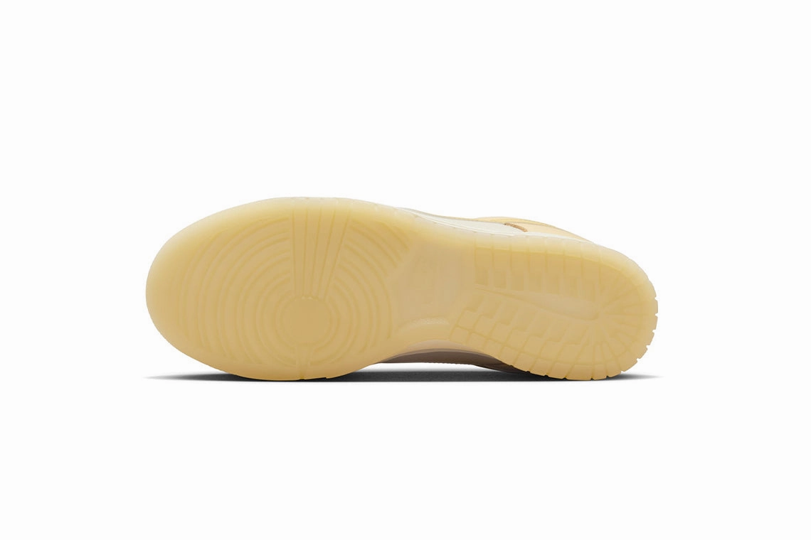 Nike Dunk Low (W) - Muslin / Team Gold - Pale Ivory Nike Free Run Running Shoes