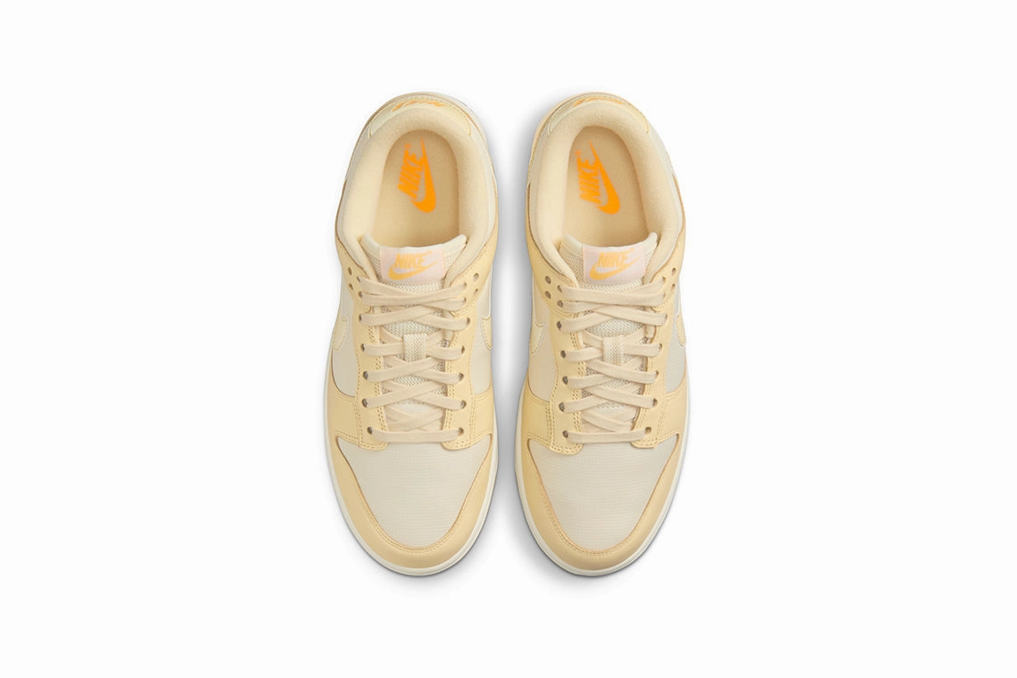 Nike Dunk Low (W) - Muslin / Team Gold - Pale Ivory Nike Golf Shoes Air Max