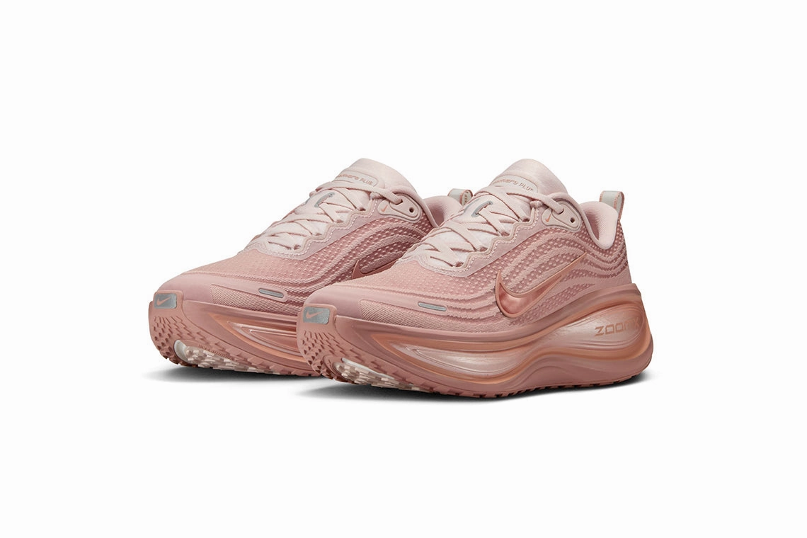 Nike Zoom Vomero Plus (W) -  Particle Pink / Metallic Rose Nike Zoom Vomero Roam Shoes