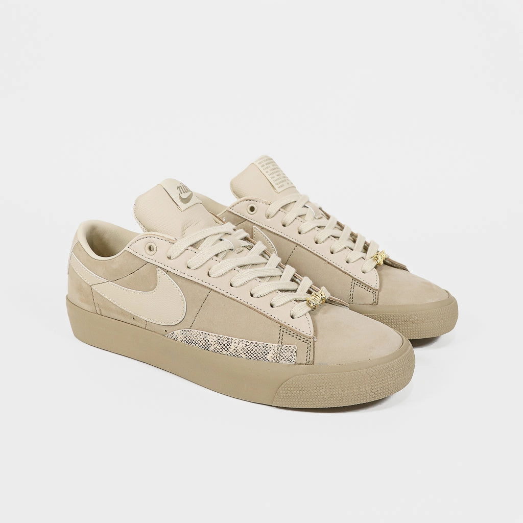 Nike Lebron Xxi Shoes Nike SB - Blazer Low x FPAR Shoes - Khaki / Rattan