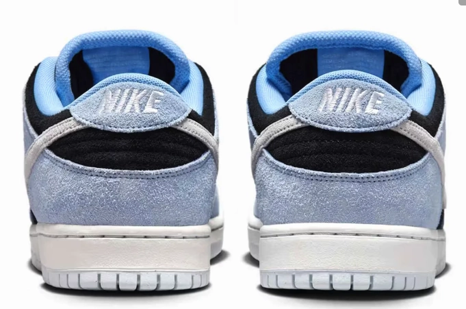 Nike SB - Dunk Low Pro Shoes | Aluminum Black Nike Waffle Debut Running Shoe