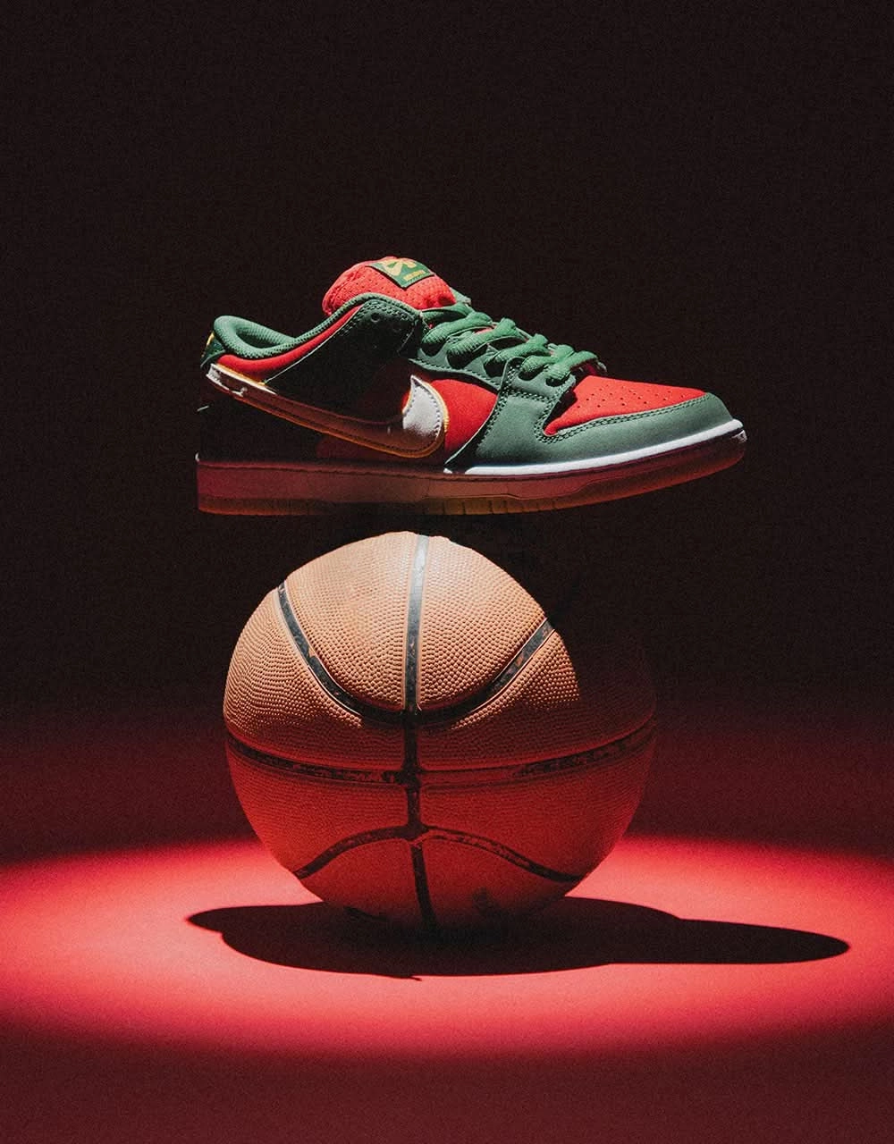 Nike SB 'Seattle SuperSonics' Dunk Low Pro Premium Skate Shoes - Fir/White-University Gold-Fire Red Nfl Shoes Nike