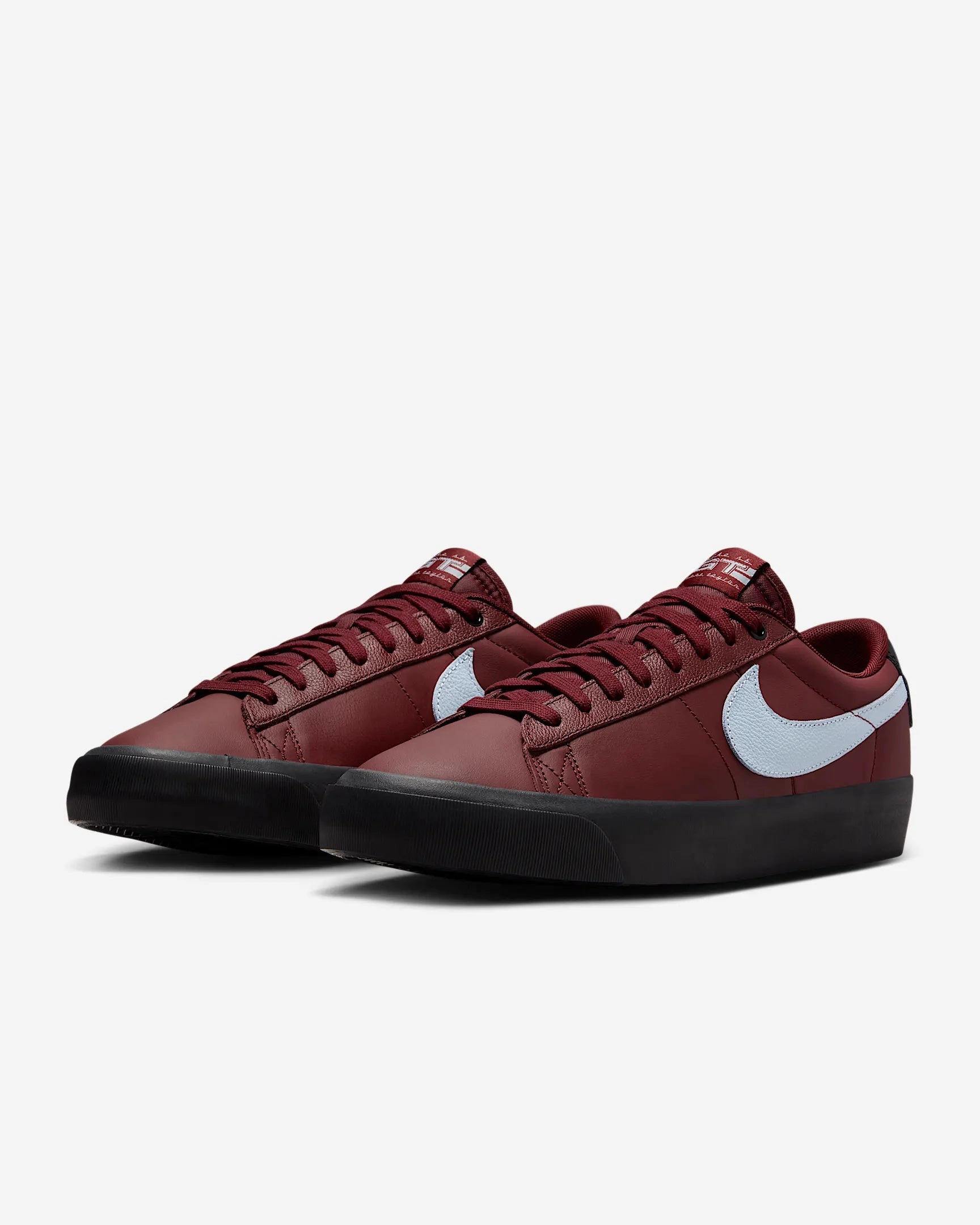 Nike Super Shoes Nike SB Zoom Blazer Low Pro GT - (Dark Team Red)