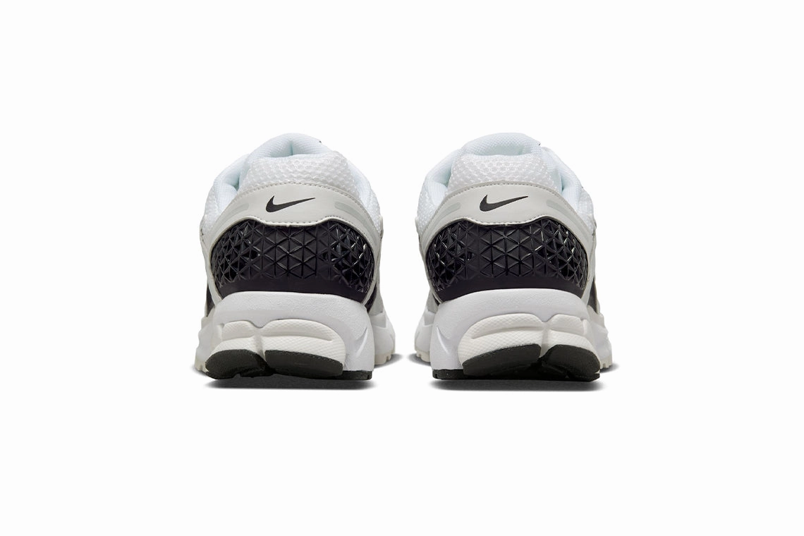 Nike Air Max Intrlk Lite Running Shoe Nike Zoom Vomero 5 - White / Black-Platinum Tint