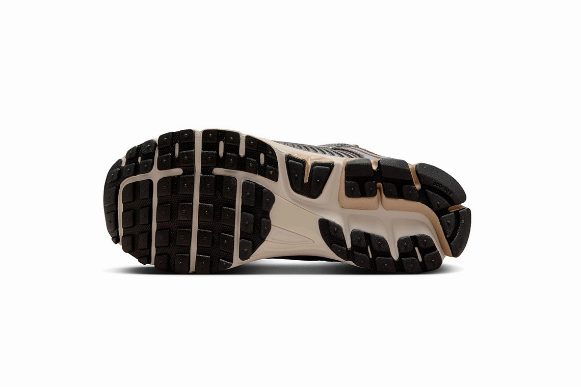 Nike Outdoor Basketball Shoes Nike Zoom Vomero 5 (W) - "Baroque Brown"