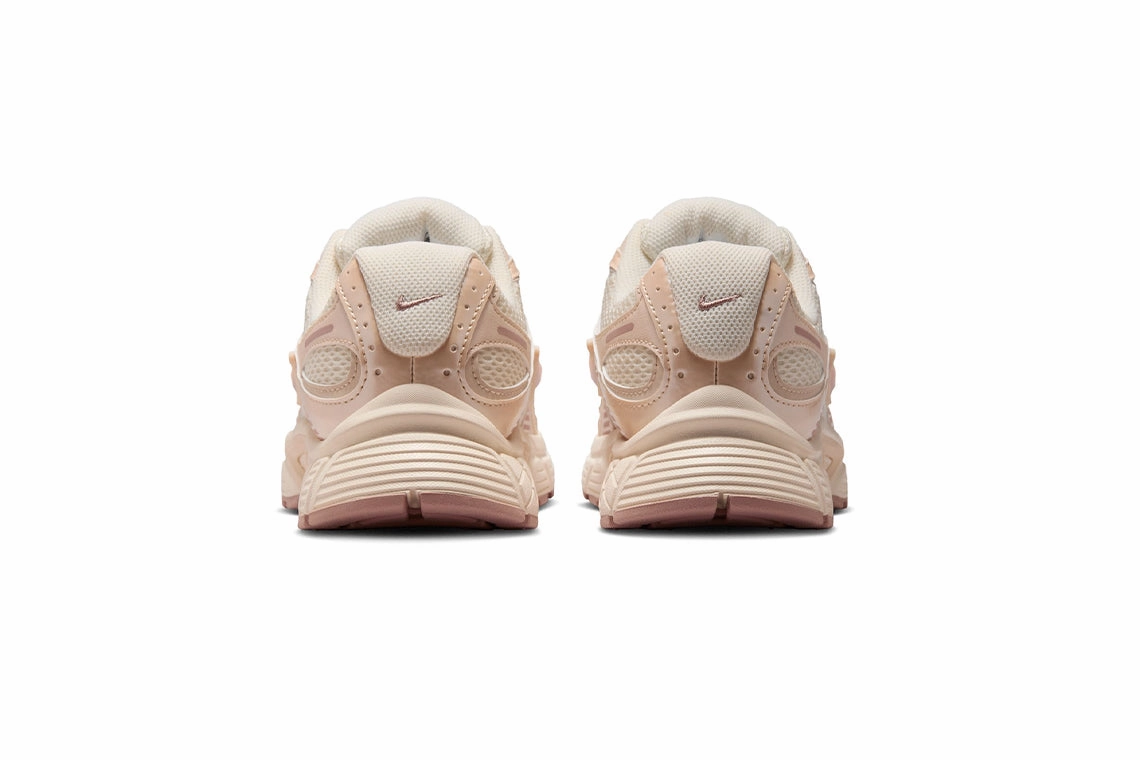 Women's Nike V5 RNR : Soft Pearl / Particle Pink Nike Training Shoe