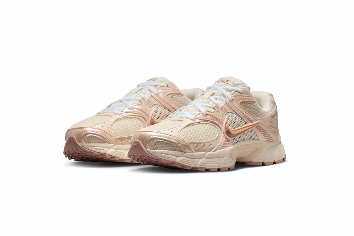 Women's Nike V5 RNR : Soft Pearl / Particle Pink Nike Mercurial Soccer Shoes