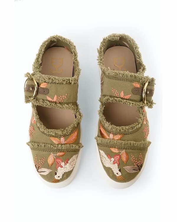 2 Mules For Sister Sara Cast Olive Branch : Mules