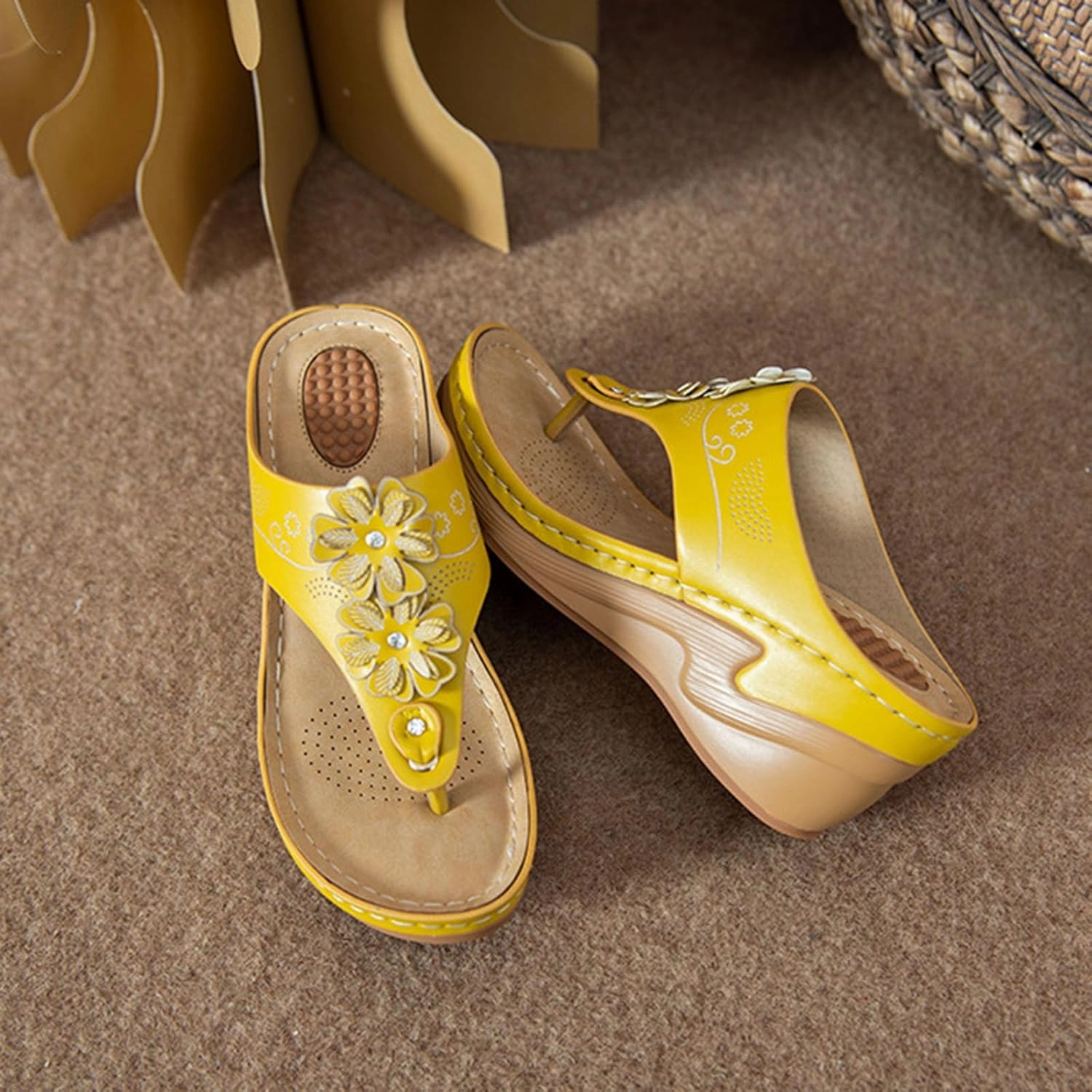 Flip Flops That Leave Imprints In The Sand Women's Summer Casual Sandals Flower Decoration Wedge Heel Clip Toe Arch Support Flip Flops Comfortable Beach Sandal