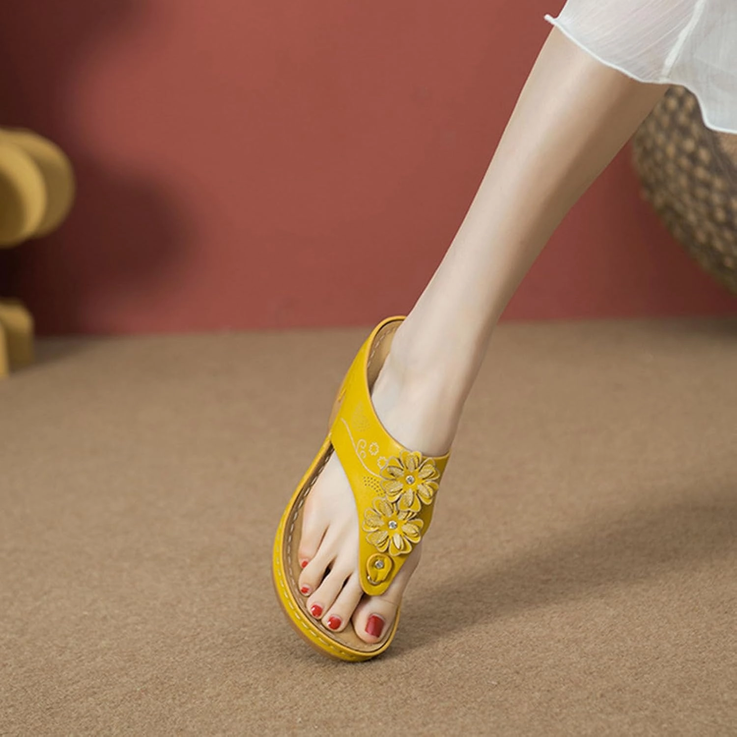 Women's Summer Casual Sandals Flower Decoration Wedge Heel Clip Toe Arch Support Flip Flops Comfortable Beach Sandal Best Flip Flops For Home