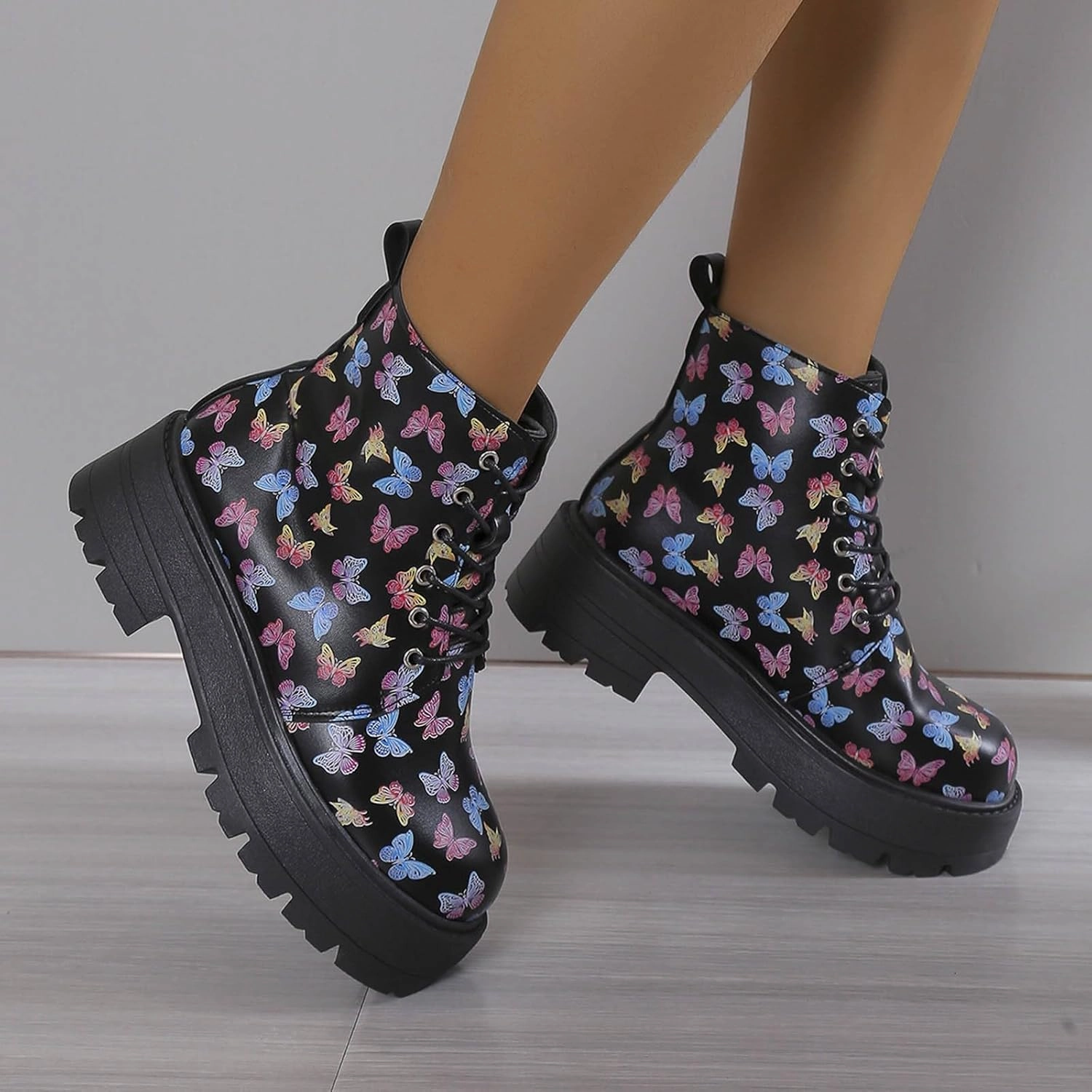 Low Price Combat Boots Black Boots For Women Women's Y2K Butterfly Lace-Up Combat Boots Thick Platform Gothic Halloween Bootie For Ladies