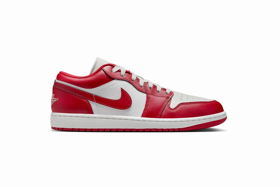Air Jordan 1 Low : Summit White / Varsity Red Nike Golf Shoe Spikes