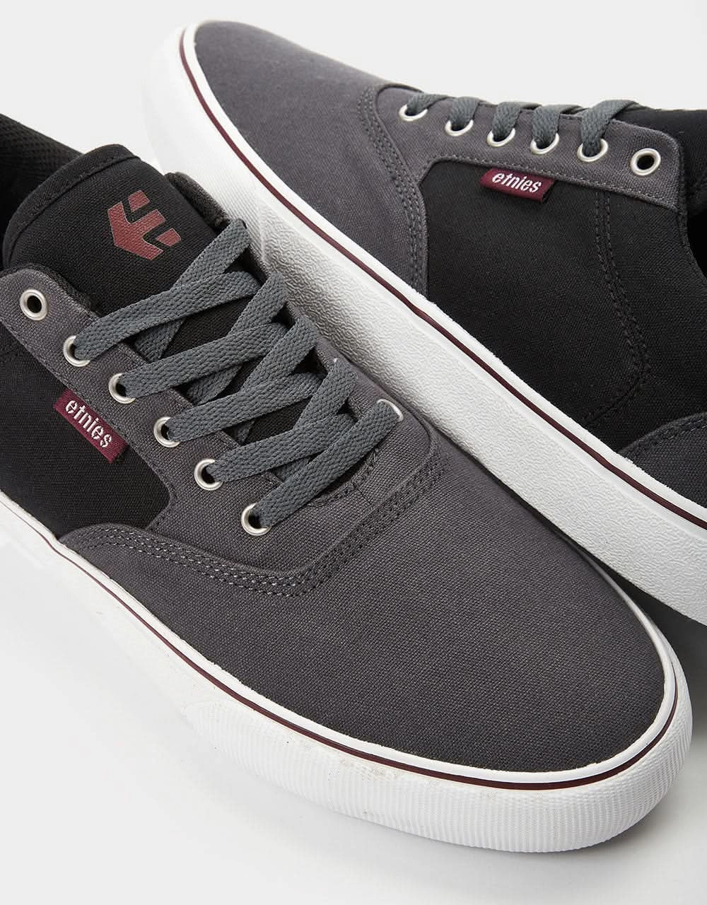 Hidden Skate Shoes Etnies Blitz Skate Shoes - Dark Grey/Black