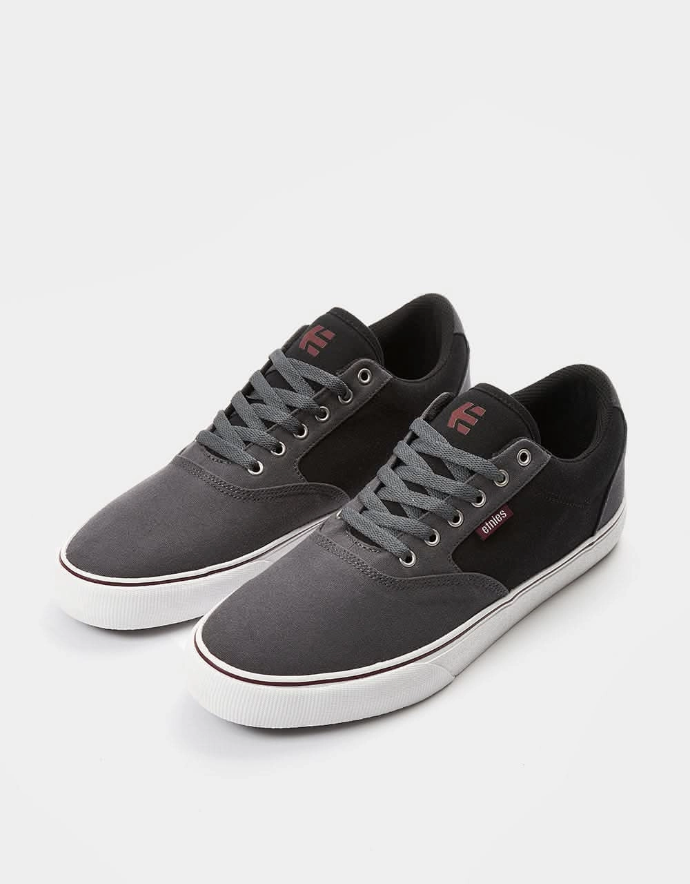 Skate Style 53 X Beatrice Domond Shoe Etnies Blitz Skate Shoes - Dark Grey/Black
