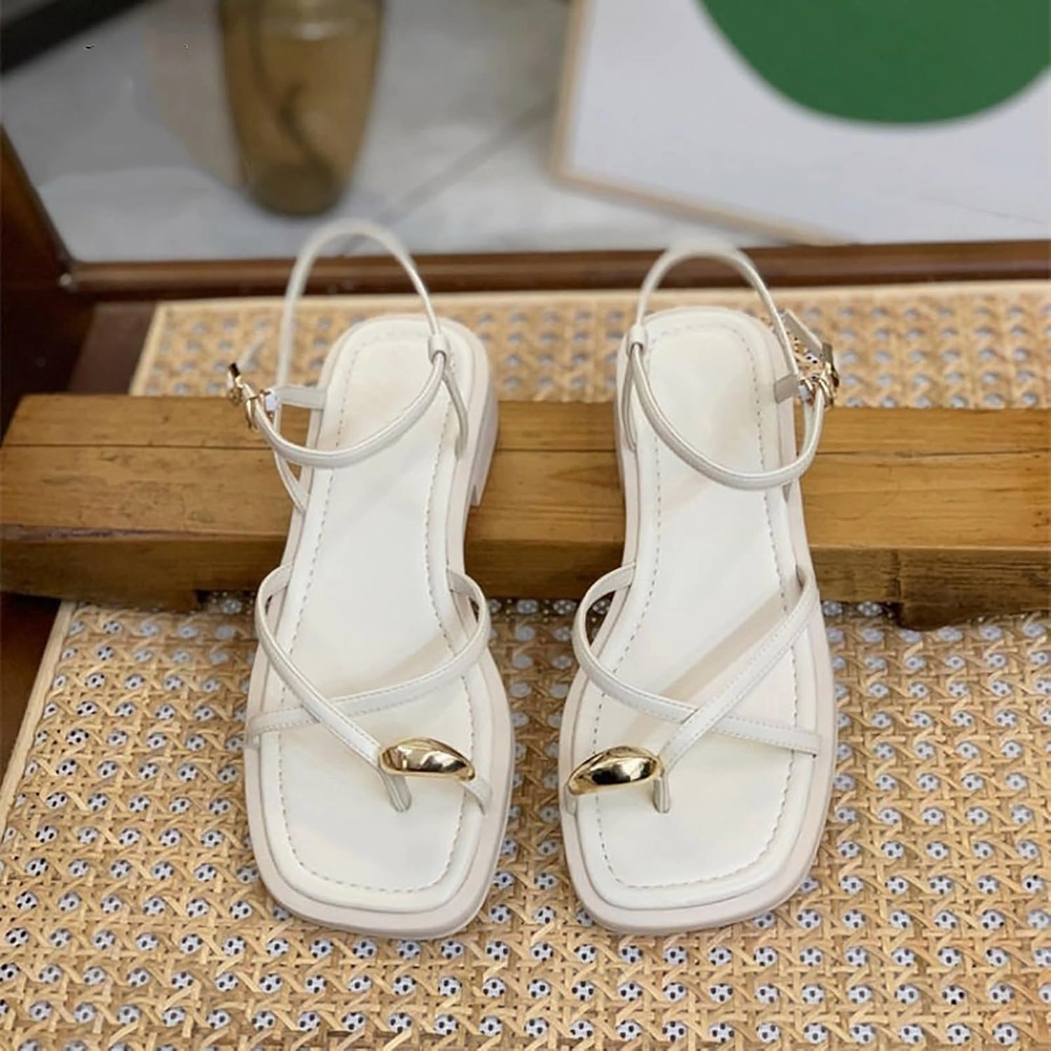 Women's Summer Sandals With One Line Buckle Clip Toe Thick Heel Temperament Thin Strap Studded Sandals for Women Flip Flops Accessories