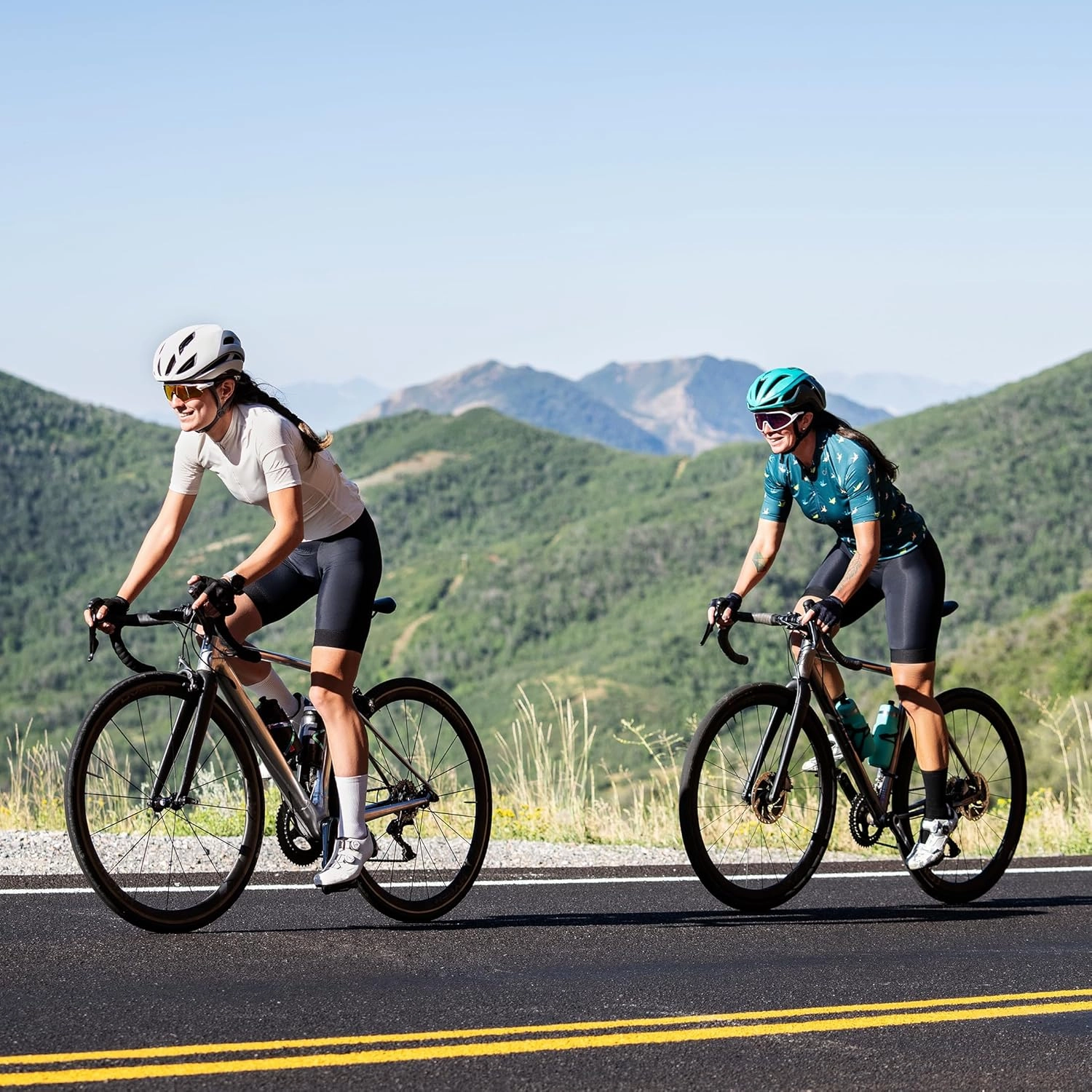 Good Cheap Cycling Shoes Women's Cycling Shoes for Indoor Cycling, Breathable Mesh Upper Indoor Bike Shoes with SPD Cleats - Lightweight Secure Fit for Spin Classes