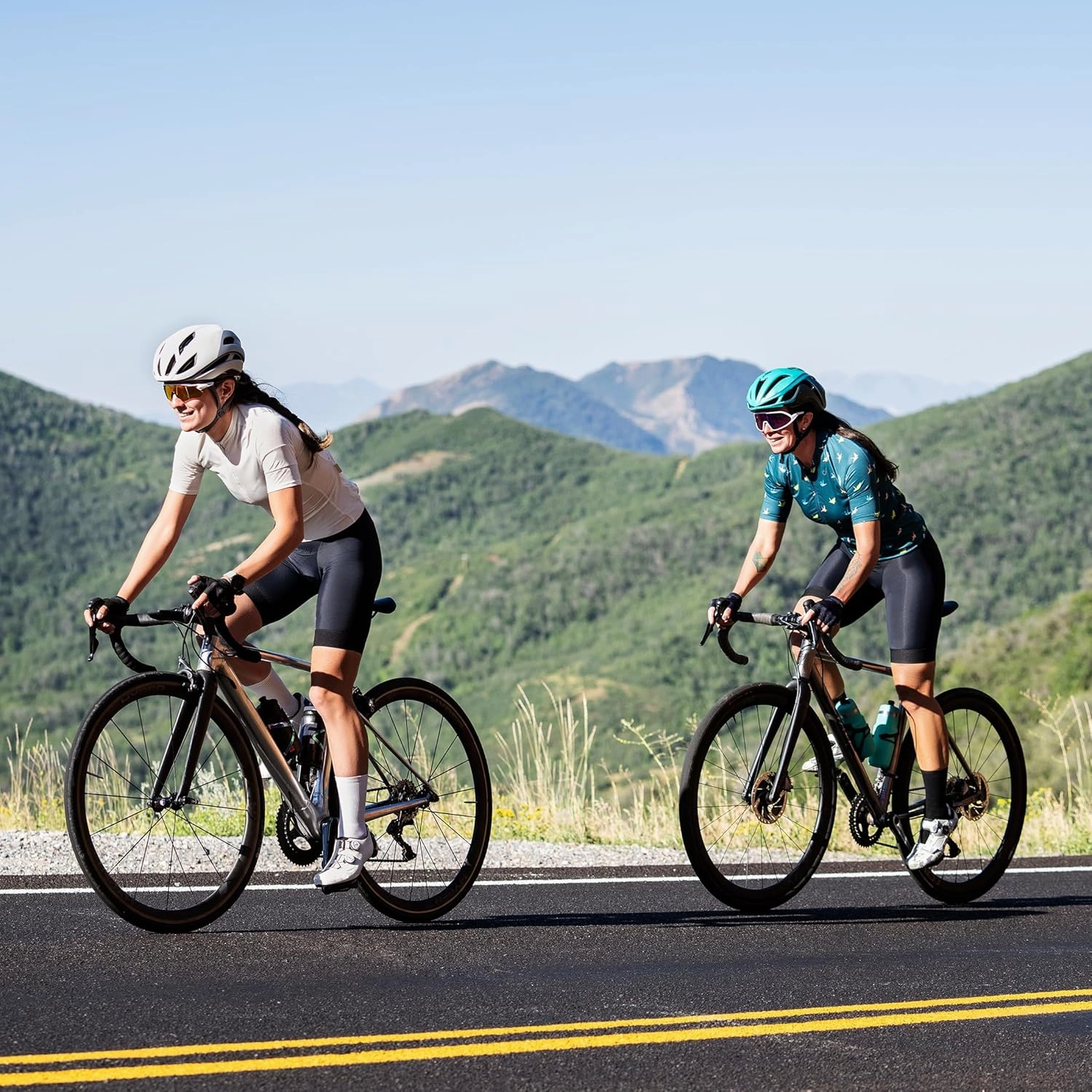 Size Squirrel Climbing Shoes Women's Cycling Shoes for Indoor Cycling, Breathable Mesh Upper Indoor Bike Shoes with SPD Cleats - Lightweight Secure Fit for Spin Classes